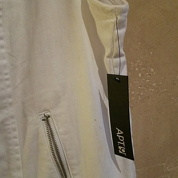 Apt.9 Vest - Picture 3 of 3